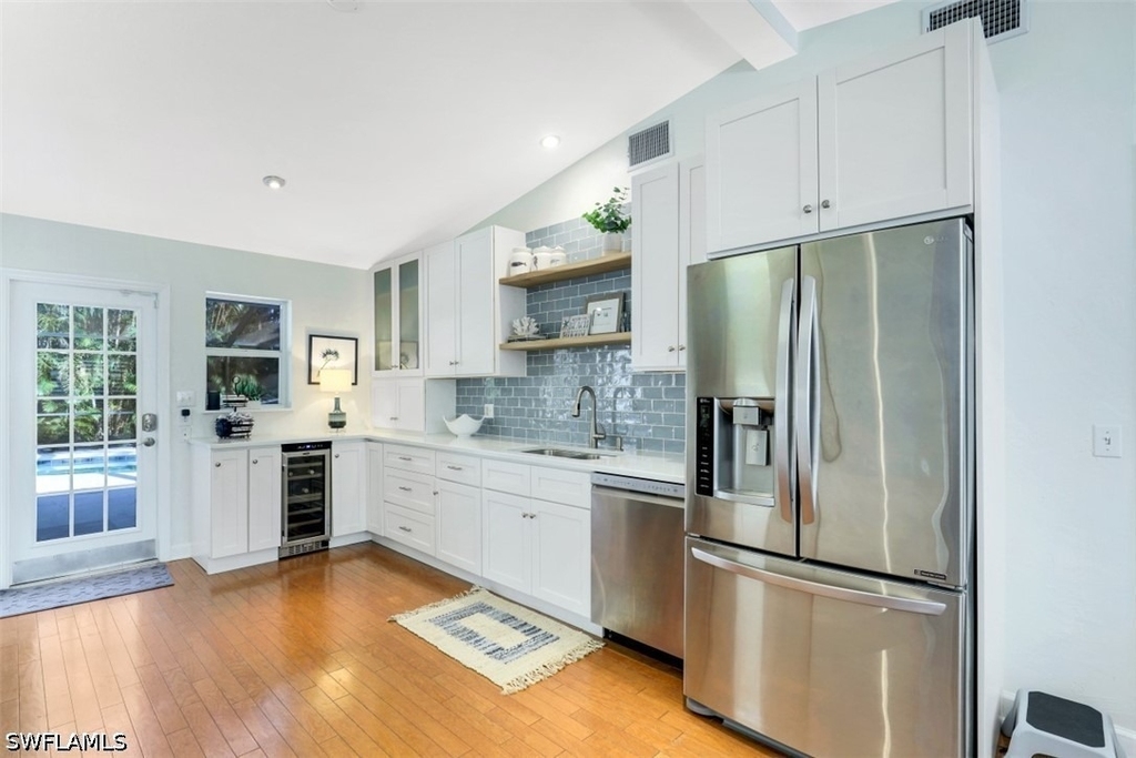 739 7th Avenue N - Photo 9