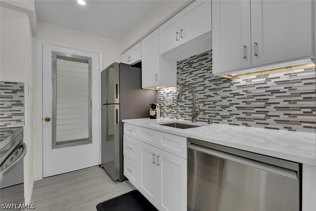 1300 Gulf Shore Boulevard N - Photo 2