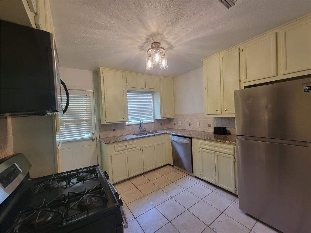 4301 Dorothy St - Photo 8