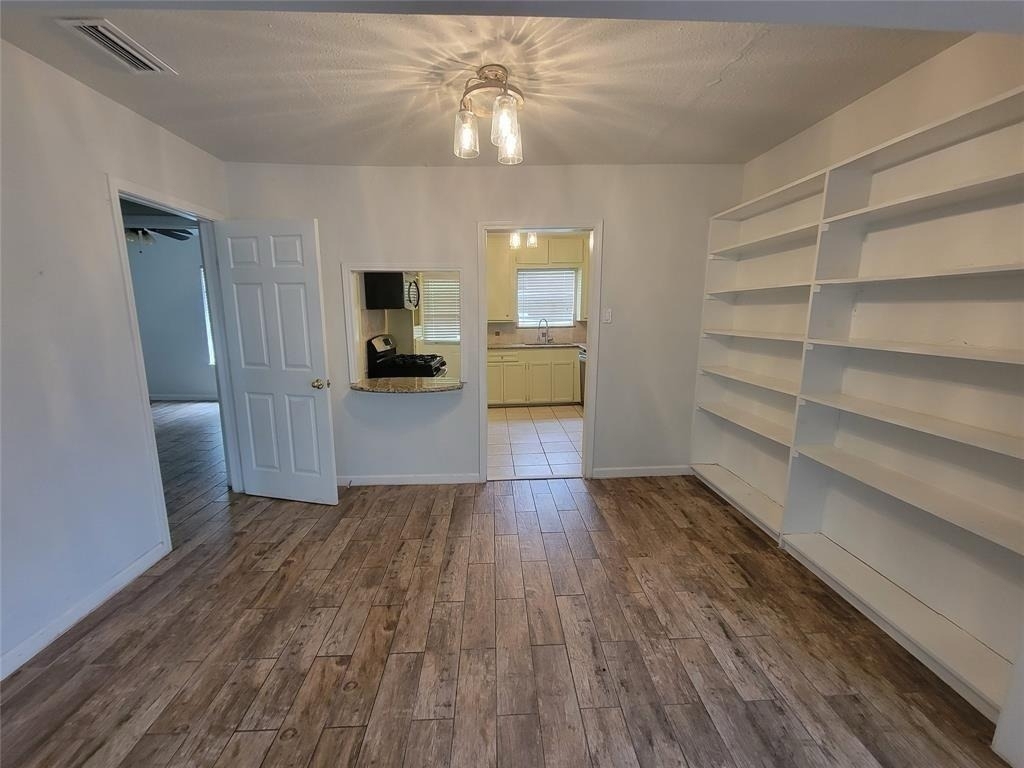 4301 Dorothy St - Photo 4