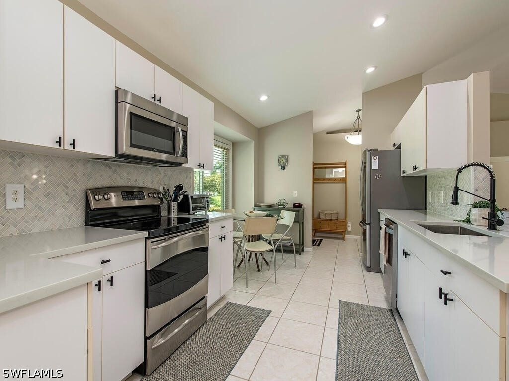 1082 Capri Drive - Photo 2