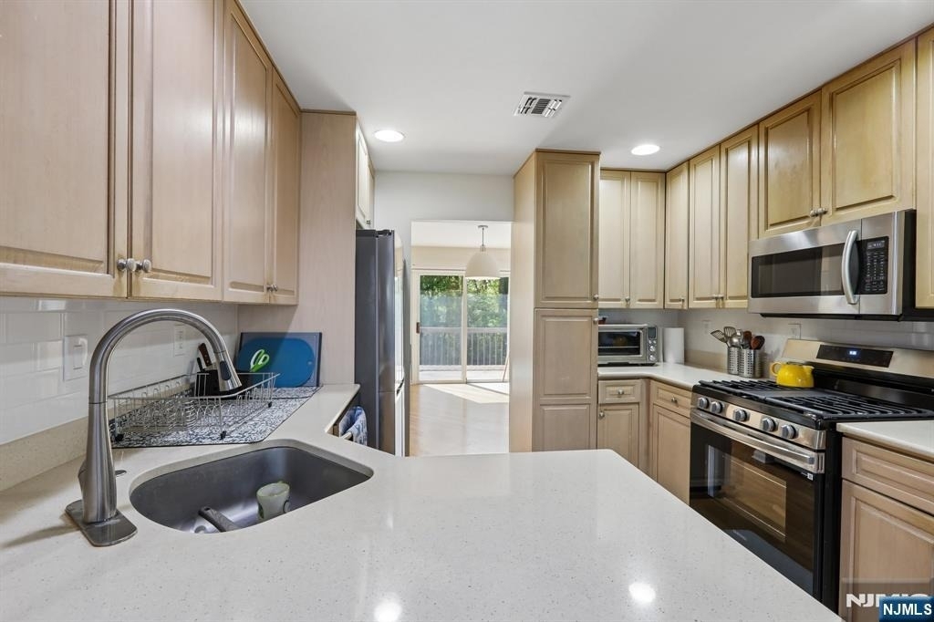 79 Lakeview - Photo 16