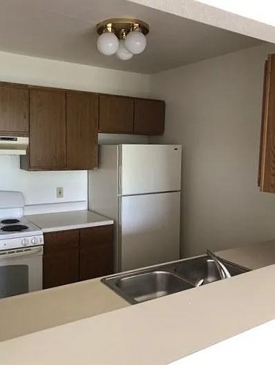 306 Knight St - Photo 2