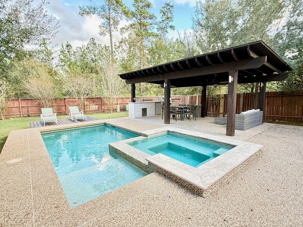 142 E Spindle Tree Circle - Photo 0