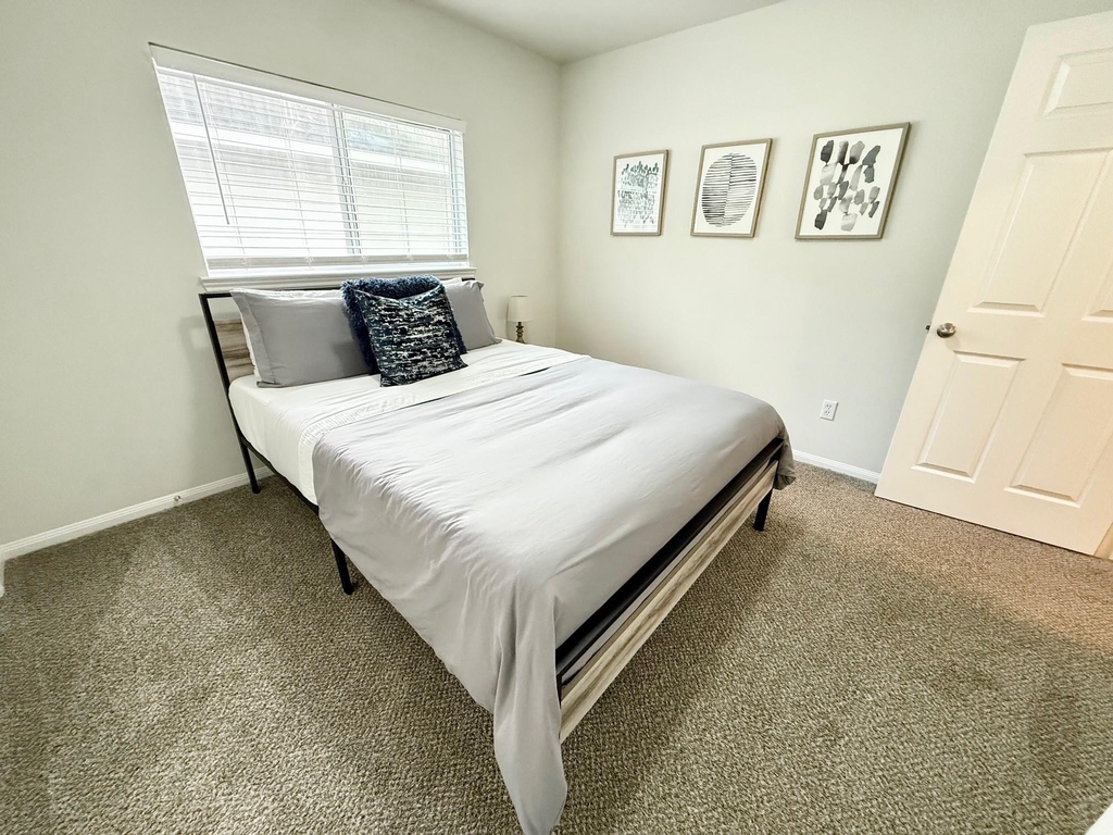 142 E Spindle Tree Circle - Photo 19