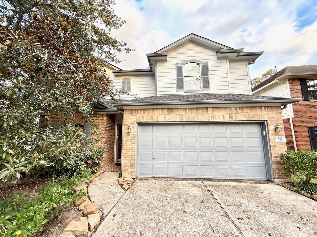 142 E Spindle Tree Circle - Photo 1
