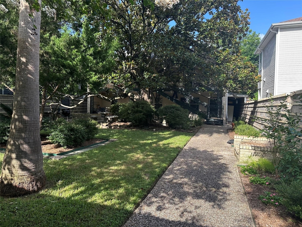 1324 Cortlandt Street - Photo 10