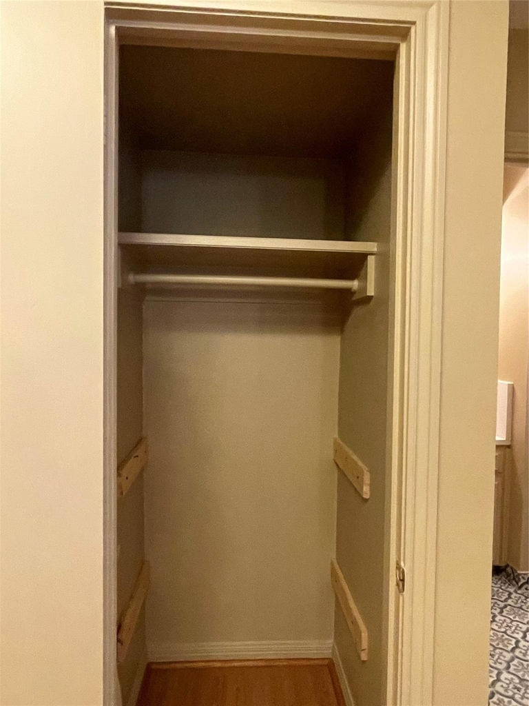 1324 Cortlandt Street - Photo 8