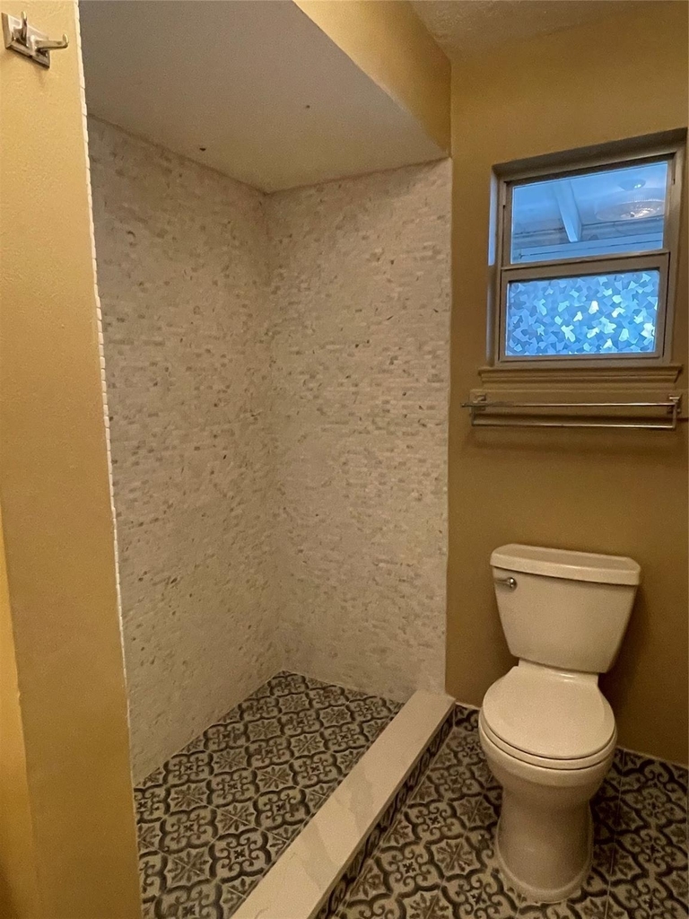 1324 Cortlandt Street - Photo 6