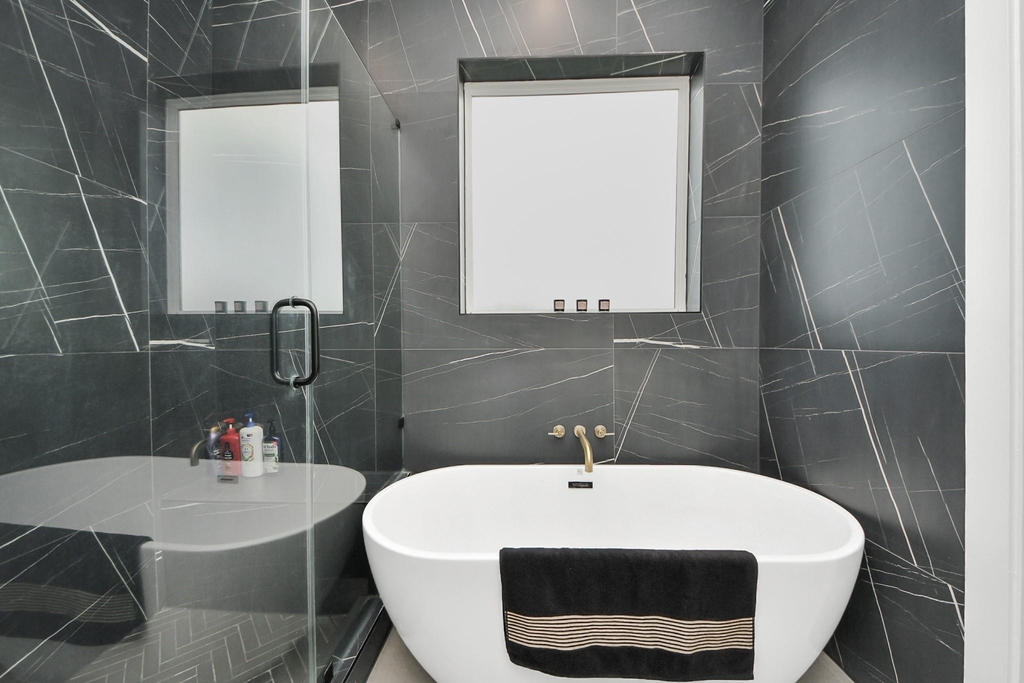 1044 W 17th Street - Photo 35