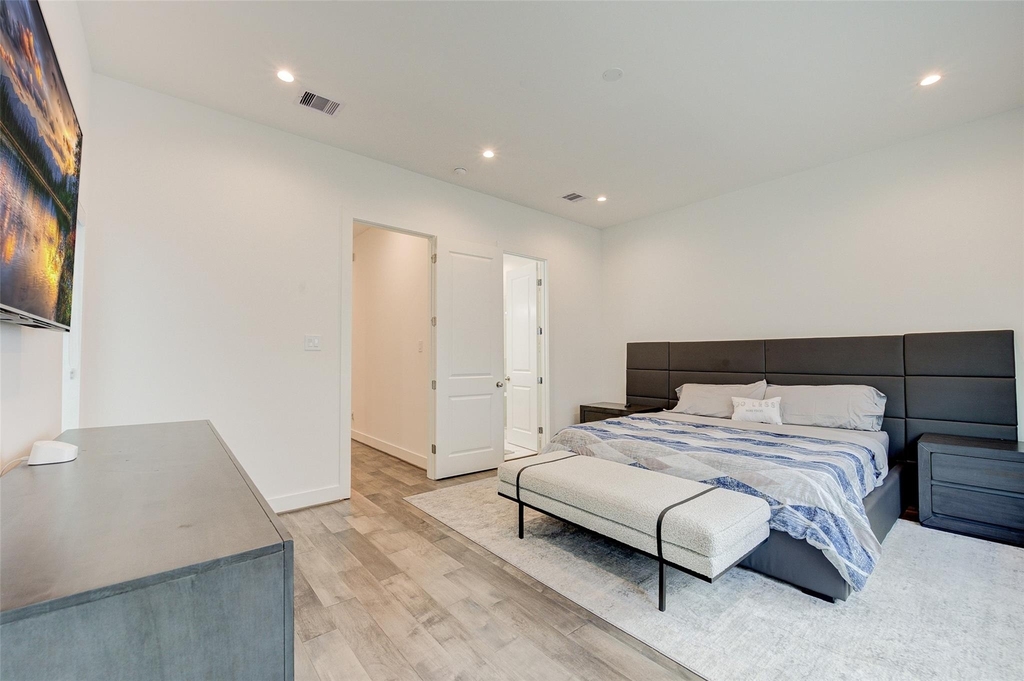 5839 Dolores Street - Photo 16