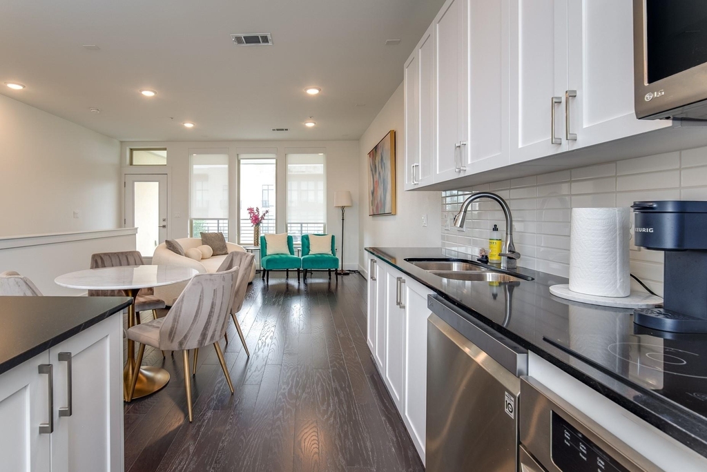 4819 Caroline Street - Photo 22
