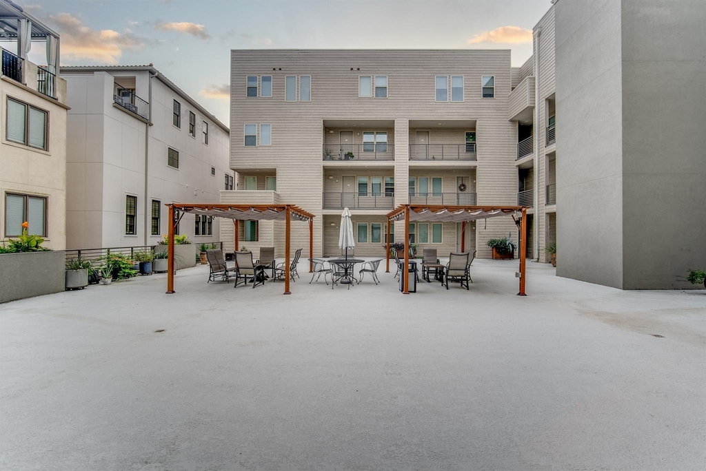 4819 Caroline Street - Photo 29