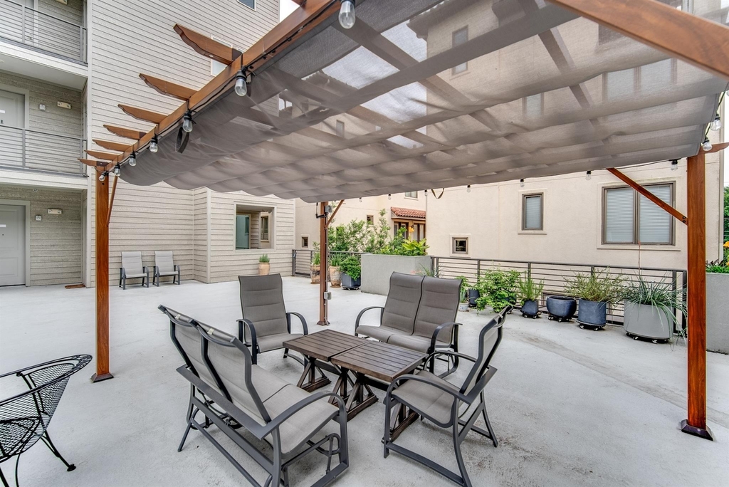 4819 Caroline Street - Photo 30