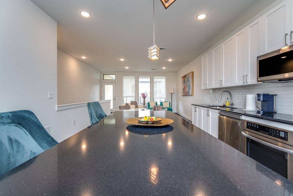 4819 Caroline Street - Photo 19