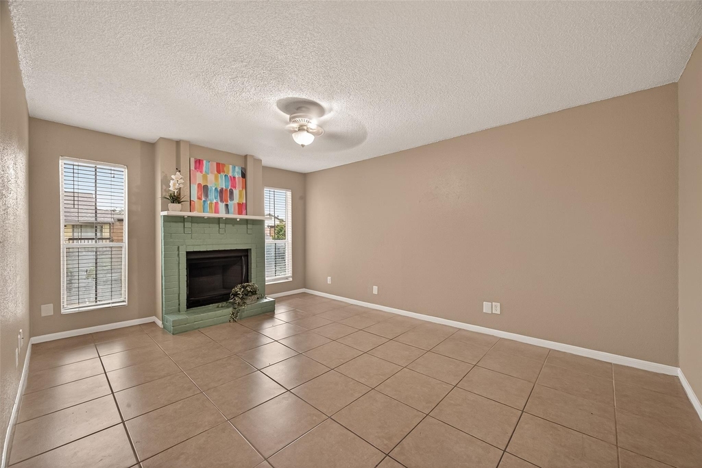 1500 Bay Area Boulevard - Photo 5