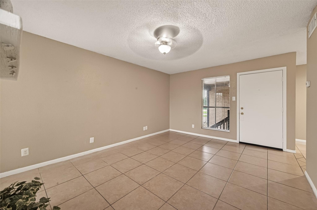 1500 Bay Area Boulevard - Photo 7