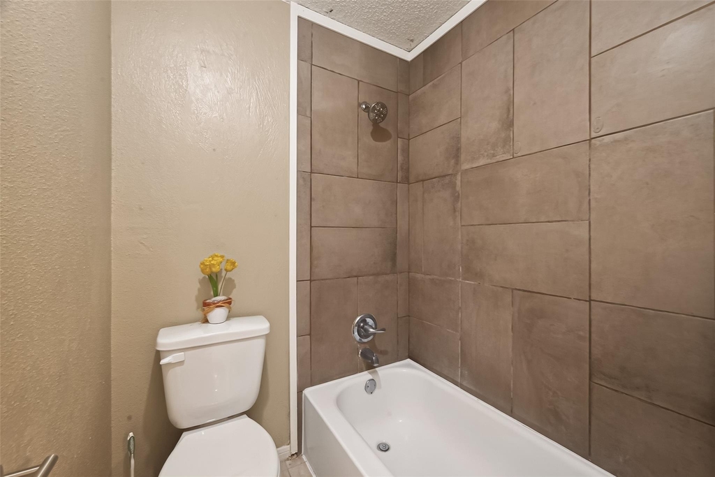 1500 Bay Area Boulevard - Photo 18