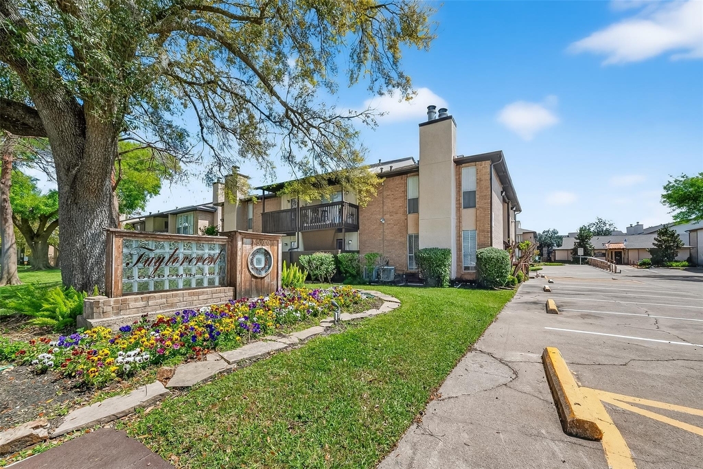 1500 Bay Area Boulevard - Photo 26