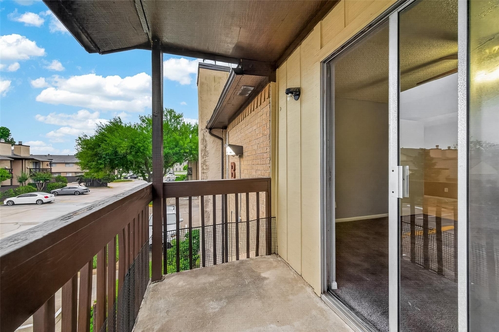 1500 Bay Area Boulevard - Photo 22