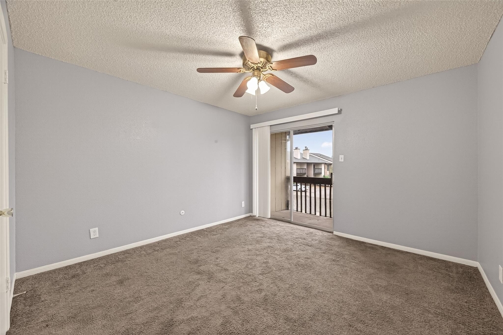 1500 Bay Area Boulevard - Photo 19