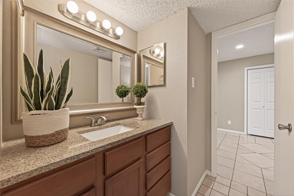 1500 Bay Area Boulevard - Photo 17