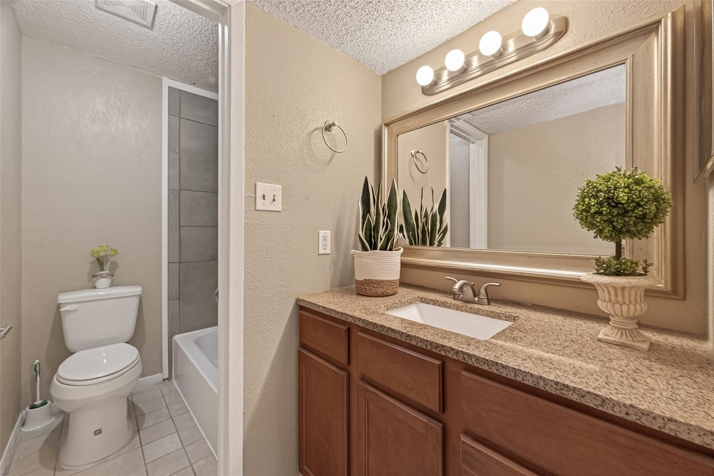 1500 Bay Area Boulevard - Photo 2