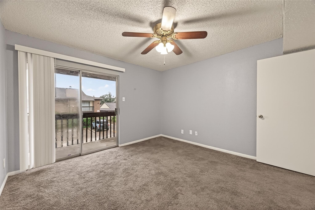 1500 Bay Area Boulevard - Photo 20