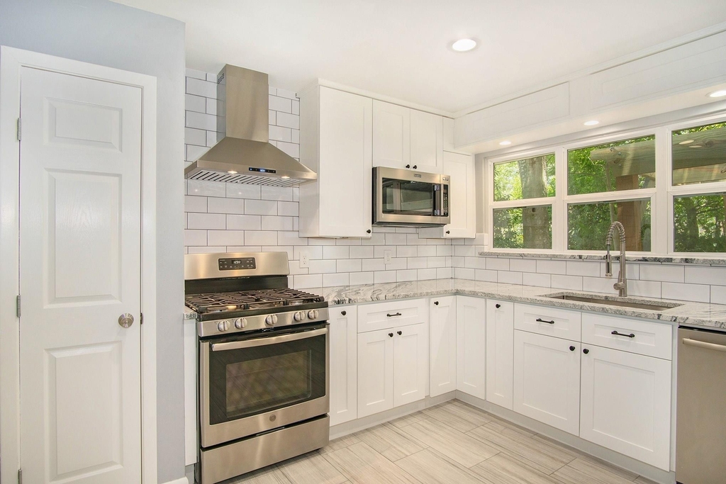 4602 Kinglet Street - Photo 3