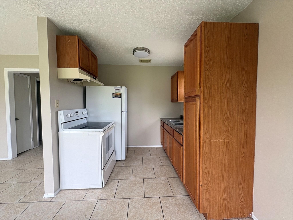 3021 Sycamore Avenue - Photo 3