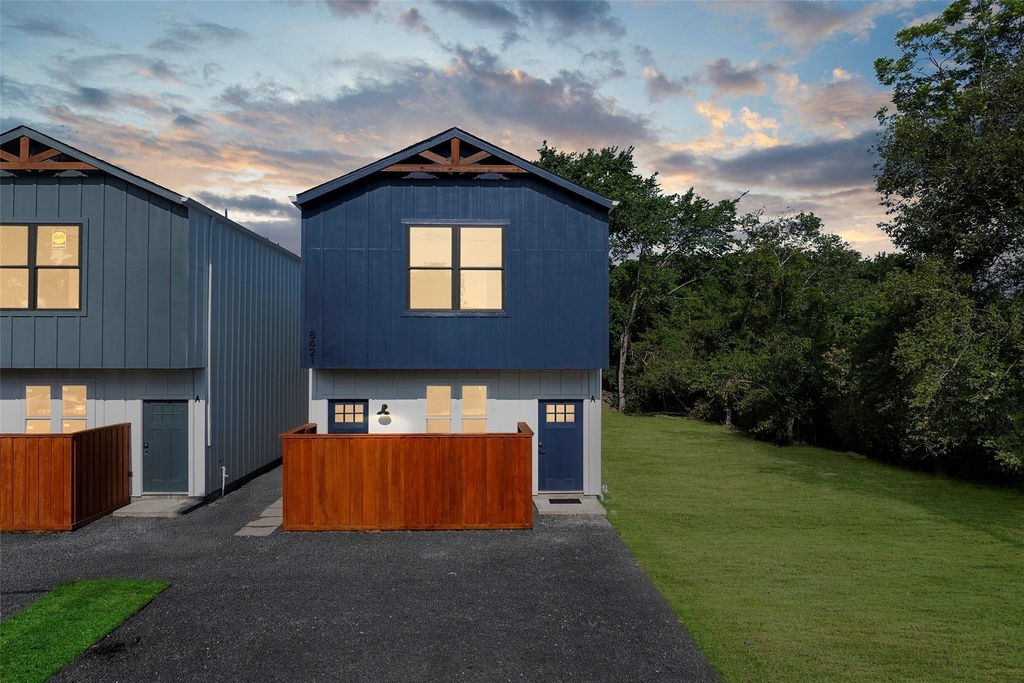 8417 Venus Street - Photo 0