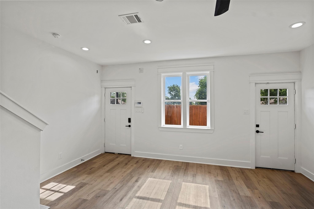 8417 Venus Street - Photo 2