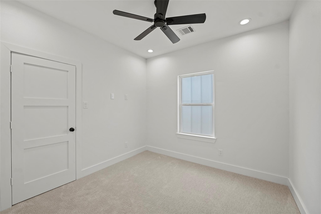 8417 Venus Street - Photo 15