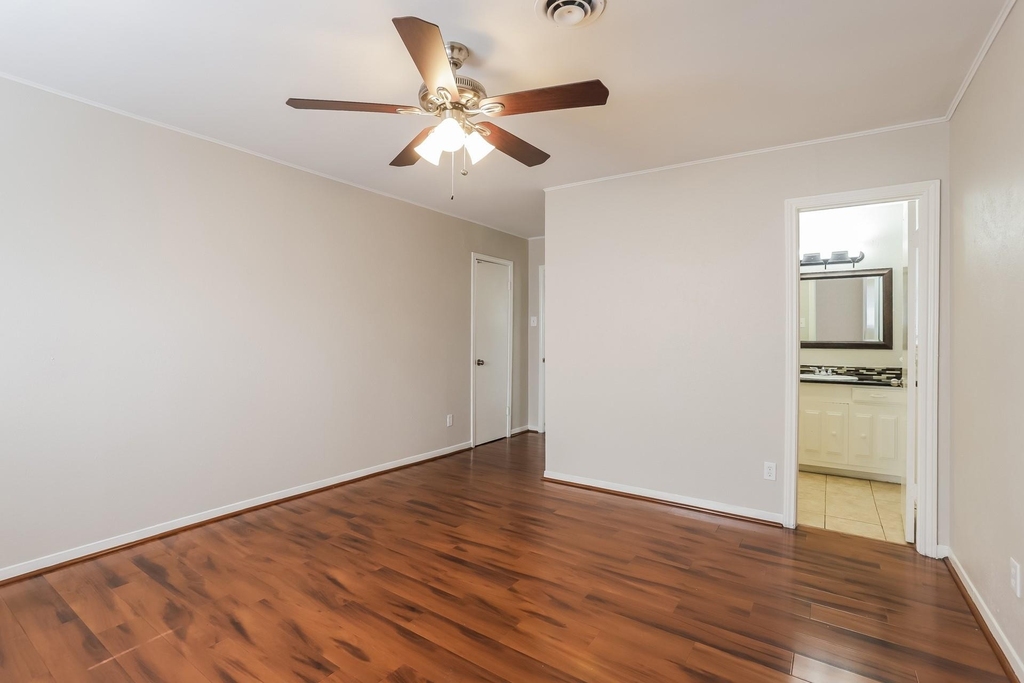 12115 Hillcroft Street - Photo 2