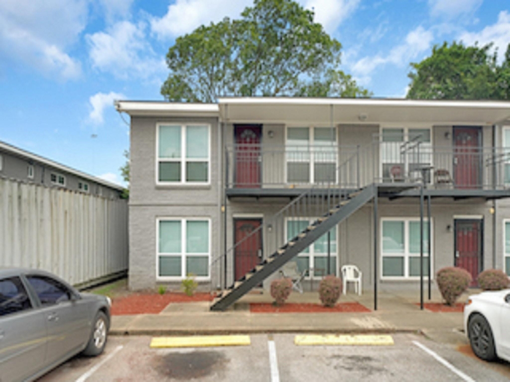 3031 Sumpter - Photo 0