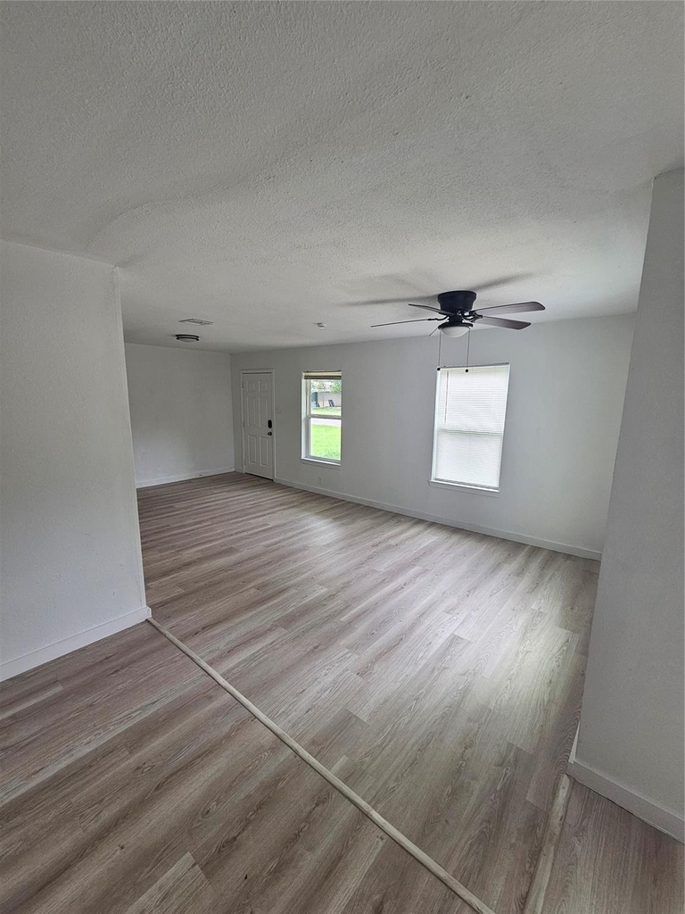 3009 Lincoln Street - Photo 1
