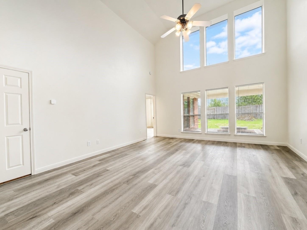 7219 Brookville Lane - Photo 2