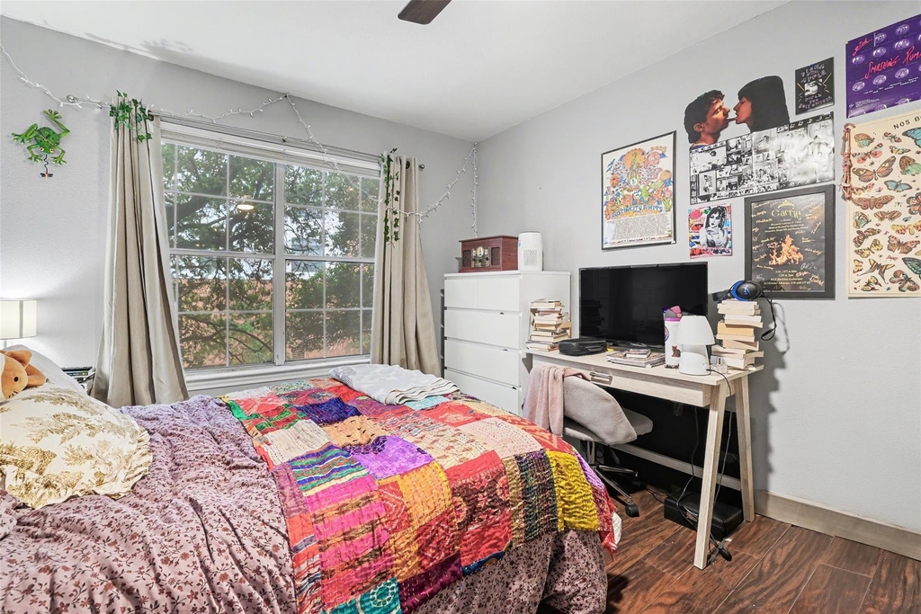 501 W 26th Street - Photo 8