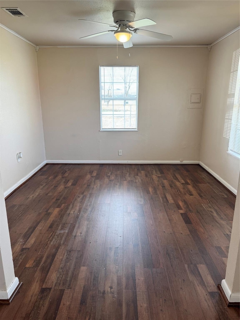 5702 Pine Avenue - Photo 8