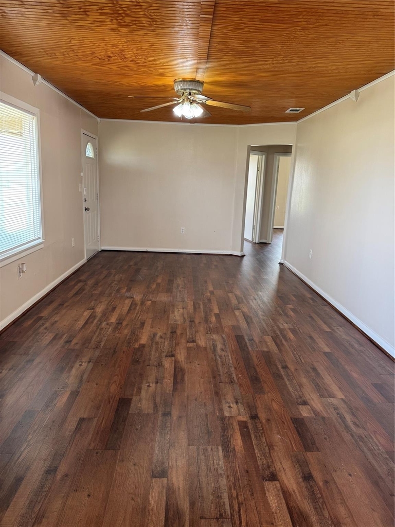 5702 Pine Avenue - Photo 7
