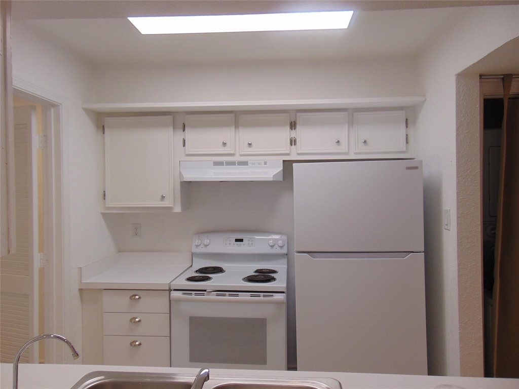 3220 69th Street - Photo 4