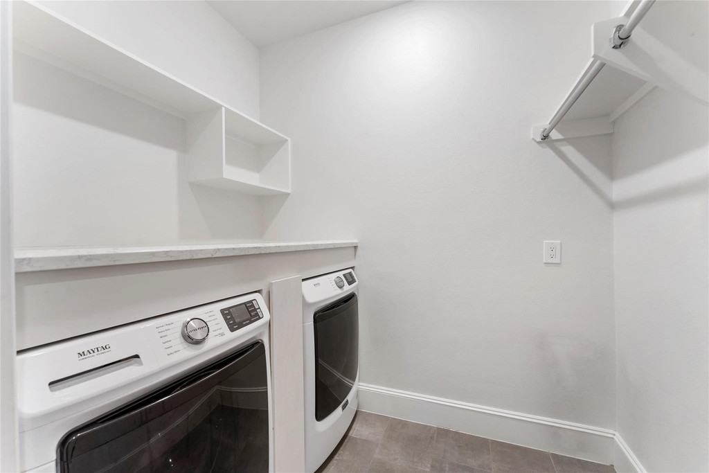 247 Green Boulevard - Photo 12