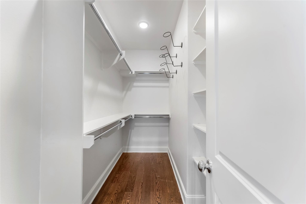247 Green Boulevard - Photo 10