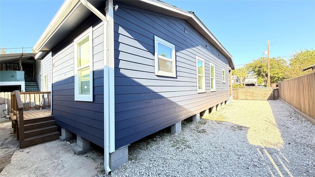 2115 Fulton Street - Photo 2