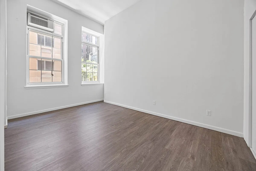 33 Gold Street - Photo 1