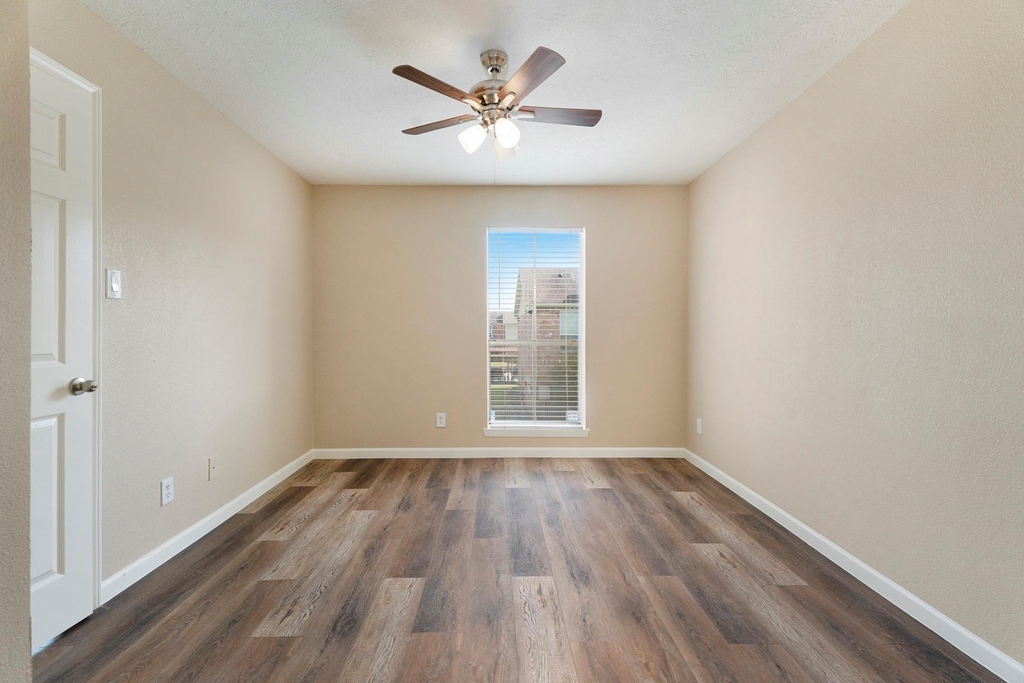 18800 Egret Bay Boulevard - Photo 9