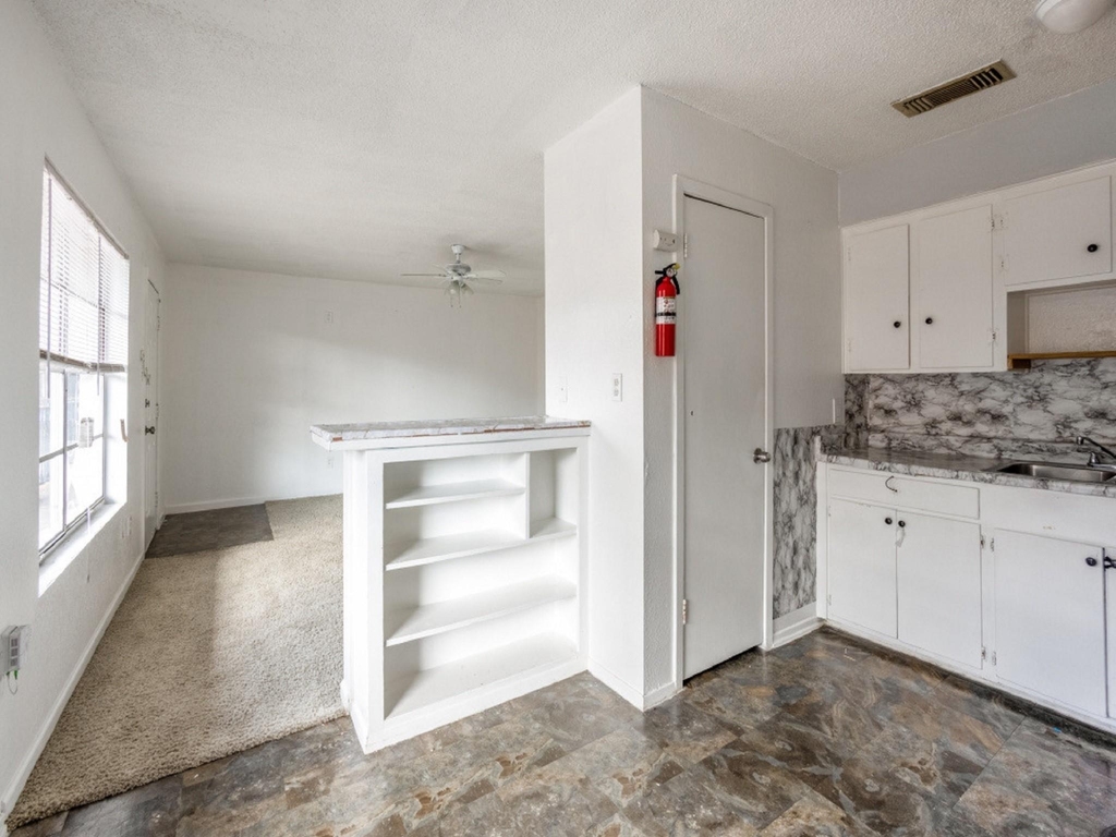 1711 Wichita - Photo 2