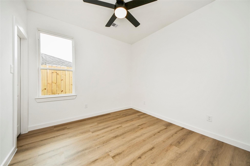 5201 Fairchild Street - Photo 21