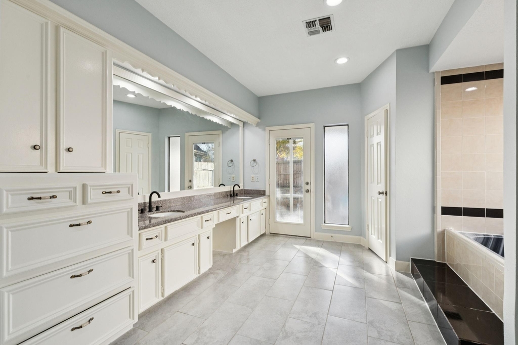 14819 Walbrook Drive - Photo 21