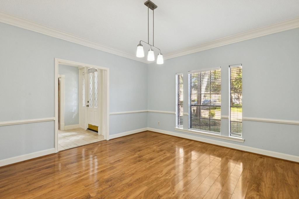 14819 Walbrook Drive - Photo 2